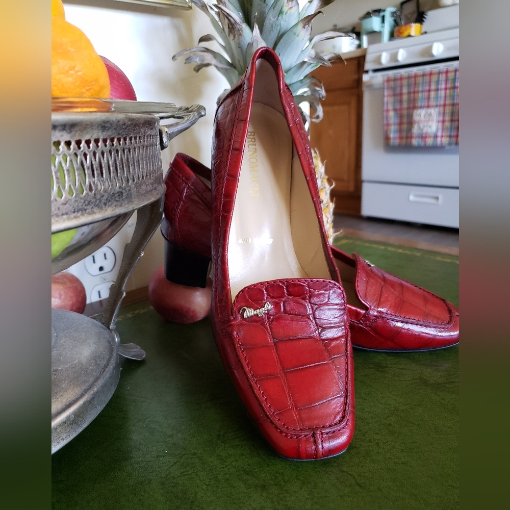 NWOT Brunomagli ruby red crocodile pumps - Picture 8 of 15